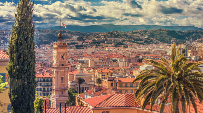 Kurs językowy we Francji, widok na panoramę miasta Nicea